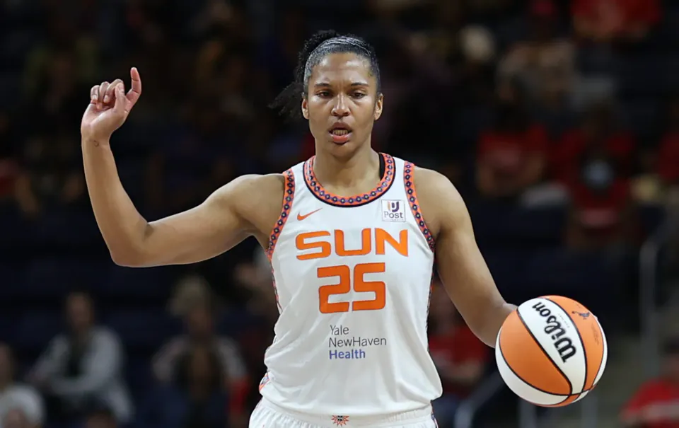 WNBA'de Şiddet Sarmalı: Alyssa Thomas'tan Irkçılık ve Tehdit İsyanı görseli
