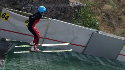Kış Sporlarının Zirvesi: Kayakla Atlama Sporunun Teknik Detayları