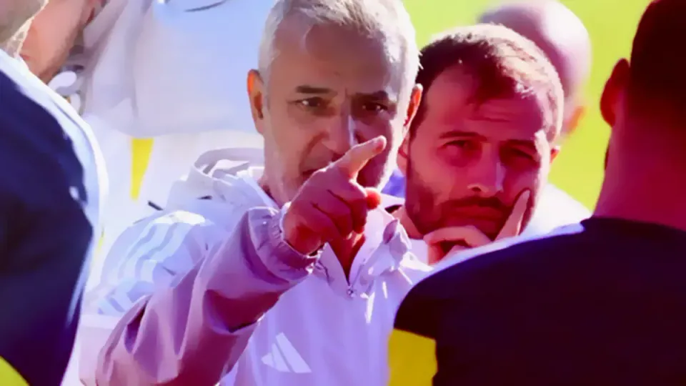 Fenerbahçe'de İsmail Kartal'dan Radikal Karar: 8 Futbolcu Kadro Dışına Çıkarıldı görseli