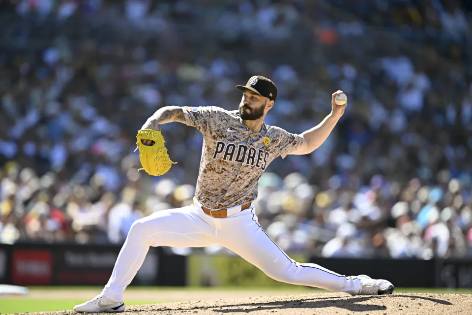 Tanner Scott'tan Kusursuz Performans: Padres Galibiyetinde Kilit Rol görseli