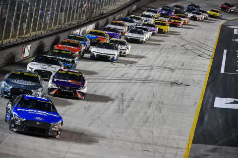 NASCAR'da Şampiyonluk Yarışı Kızışıyor: Güncel Puan Durumu ve Kritik Viraj