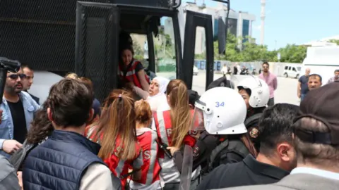 Fas Galibiyeti Coşkusu Kaosa Döndü: 13 Kişi Gözaltına Alındı