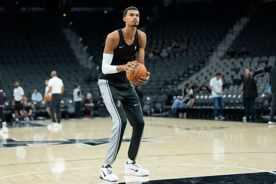 Victor Wembanyama'dan Dev Fedakarlık: Spurs'ün Geleceği İçin 252 Milyon Dolara İmza görseli