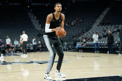 Victor Wembanyama'dan Dev Fedakarlık: Spurs'ün Geleceği İçin 252 Milyon Dolara İmza