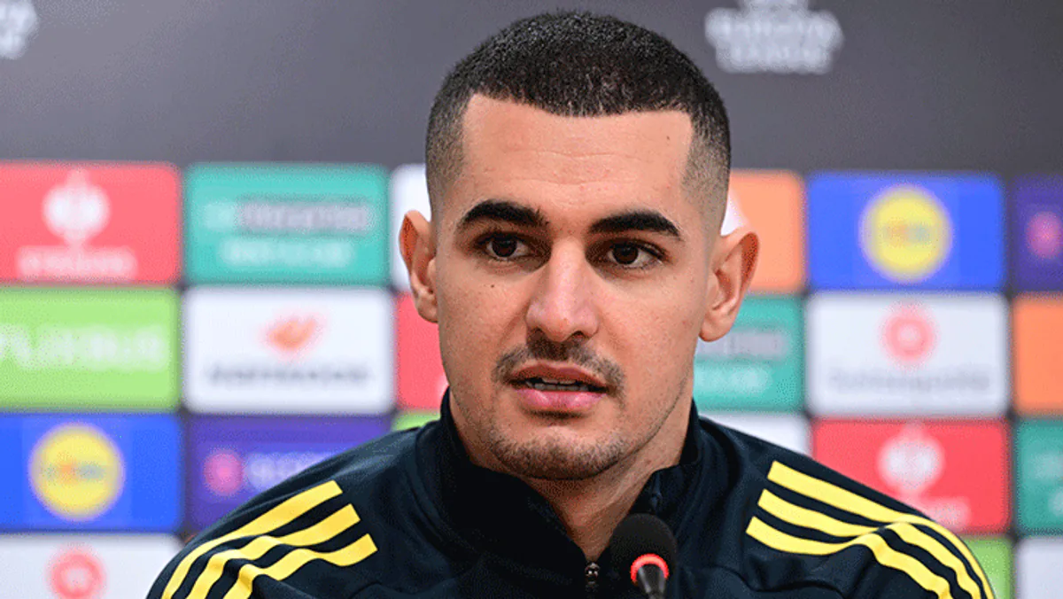 Fenerbahçe'de Transfer Hareketliliği: Almanya'dan Gelen Teklif ve Teknik Direktörün Tavrı Fenerbahçe'de Transfer Hareketliliği: Almanya'dan Gelen Teklif ve Teknik Direktörün Tavrı