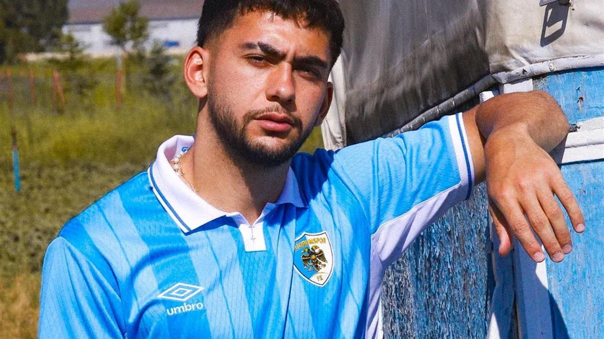 Erzurumspor FK Yeni Sezonun 'Gökbörü' Formasını Tanıttı Erzurumspor FK Yeni Sezonun 'Gökbörü' Formasını Tanıttı