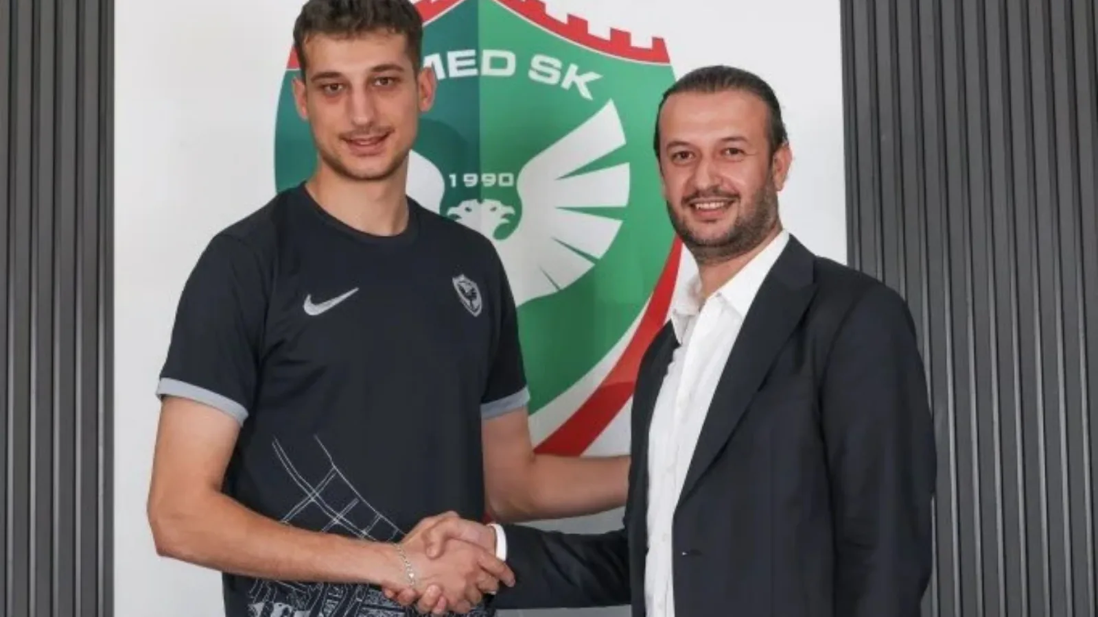 Amedspor'un Yeni Kalesi Mustafa Burak Bozan: Hedef Şampiyonluk Amedspor'un Yeni Kalesi Mustafa Burak Bozan: Hedef Şampiyonluk
