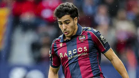 Manu Sánchez: Levante'nin Genç Yeteneği ve Sahadaki Rolü
