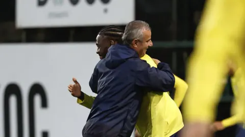 Bright Osayi-Samuel Fenerbahçe'ye mi Dönüyor? İngiliz Basınında Transfer İddiası