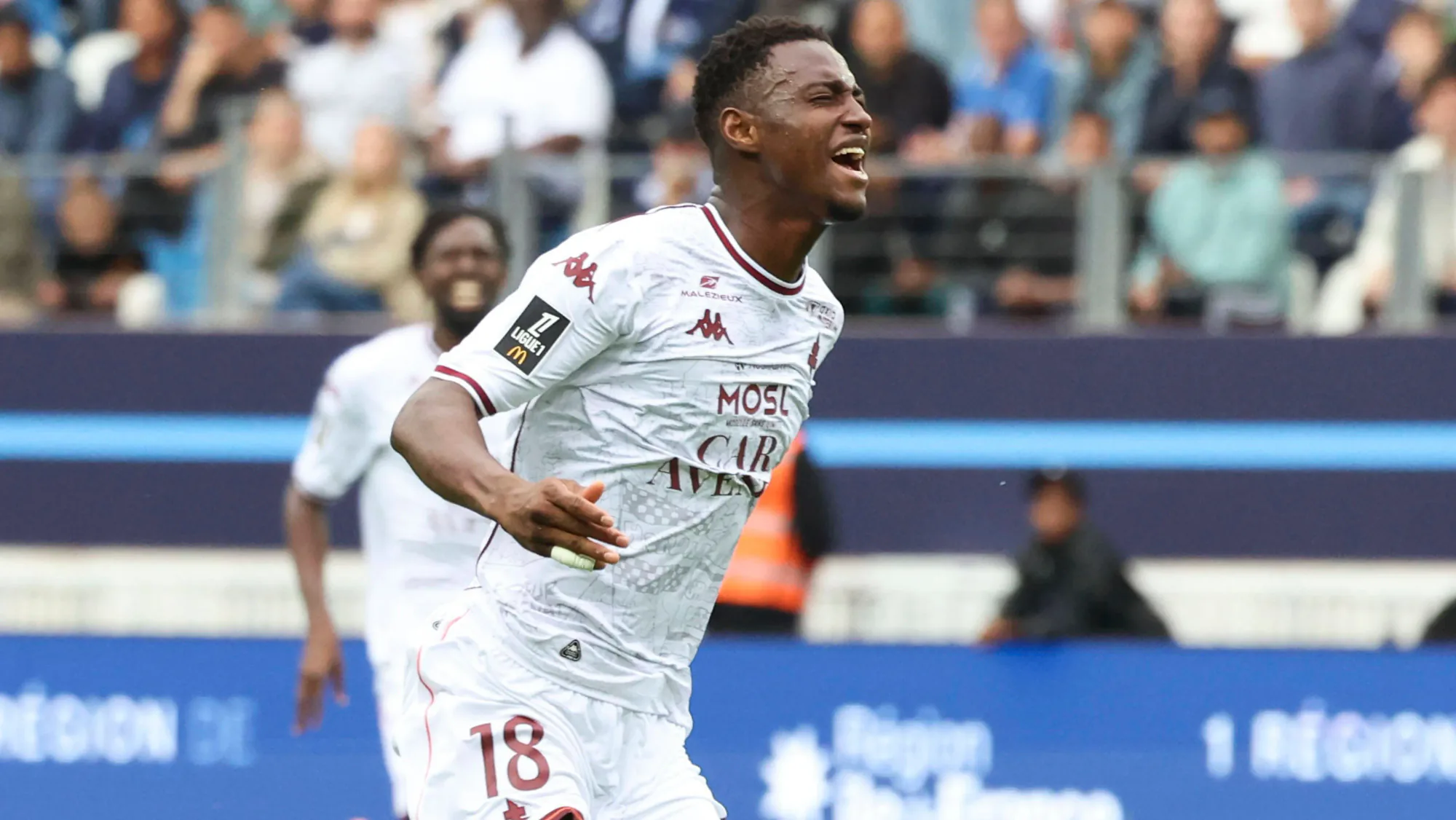 Idrissa Gueye'nin Kaotik Dönemi: Takım Arkadaşına Tokat ve Kupa Krizi Idrissa Gueye'nin Kaotik Dönemi: Takım Arkadaşına Tokat ve Kupa Krizi