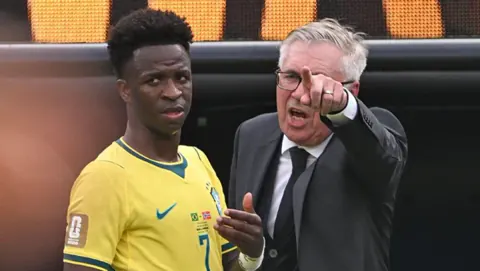 Vinicius Junior'dan tartışılan penaltı kararı sonrası ilk açıklama