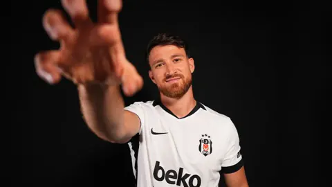 Salih Özcan Beşiktaş'ta: Taraftara Söz Verdi, Orkun Kökçü İle Güç Birliği