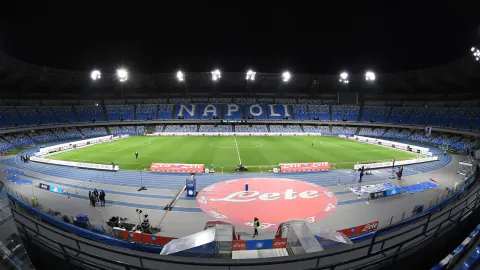 Napoli'de Carciato Heyecanı: İlk Antrenmana Binlerce Taraftar Akın Etti