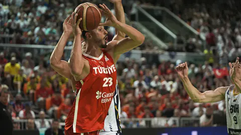 A Milli Basketbol Takımı'nın İsviçre maçı kadrosu belli oldu