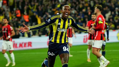 Fenerbahçe'de Büyük Temizlik: Ayrılacak İsimler ve Transfer Planı Netleşiyor