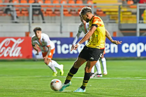 Barcelona SC ve Deportivo Cuenca Karşı Karşıya: Monumental'de Kritik Savaş