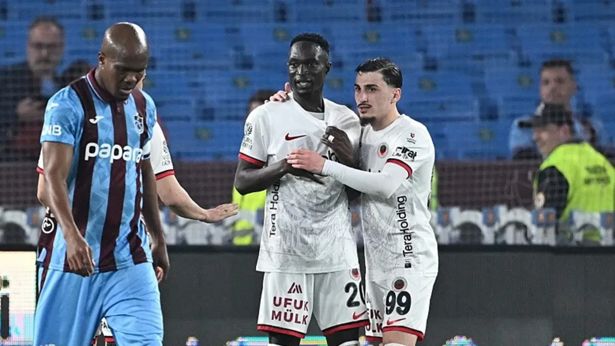 Trabzonspor'da Cihan Çanak Kararı: Genç Yetenek Süper Lig'e Kiralandı Trabzonspor'da Cihan Çanak Kararı: Genç Yetenek Süper Lig'e Kiralandı