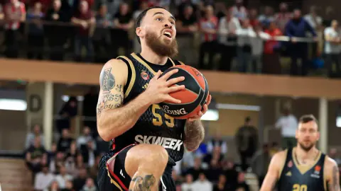 Anadolu Efes'ten Bomba Hamle: EuroLeague MVP'si Mike James Geri Döndü