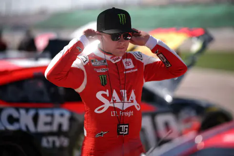 NASCAR'ın Genç Yıldızı Ty Gibbs: 2026 Sezonunda JGR ile Yükseliş