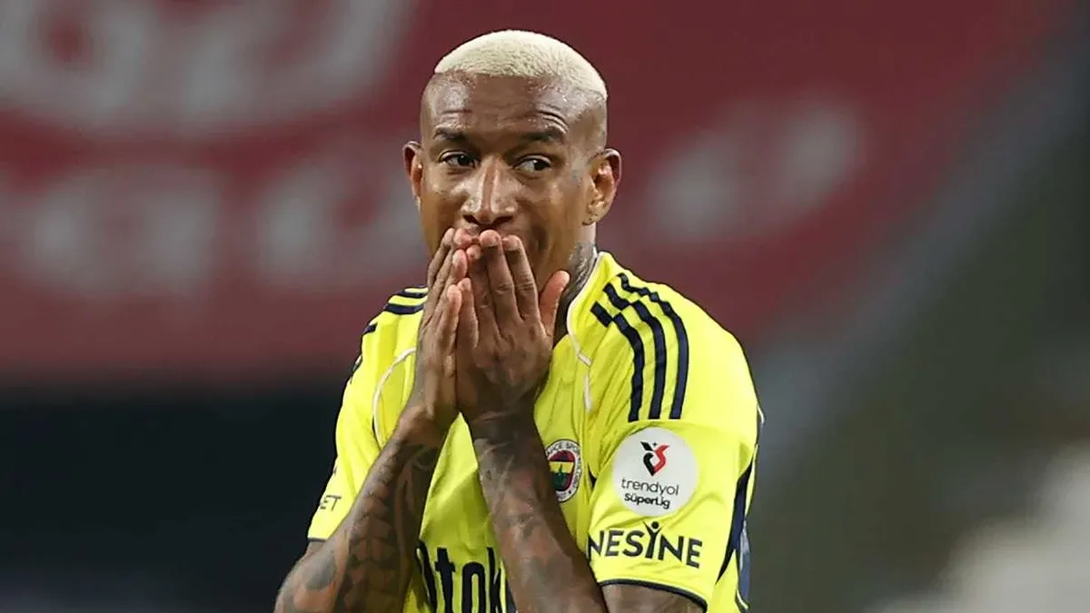 Anderson Talisca'nın Fenerbahçe Kararı Netleşti: Gelecek Sezon Planı Belli Oldu Anderson Talisca'nın Fenerbahçe Kararı Netleşti: Gelecek Sezon Planı Belli Oldu