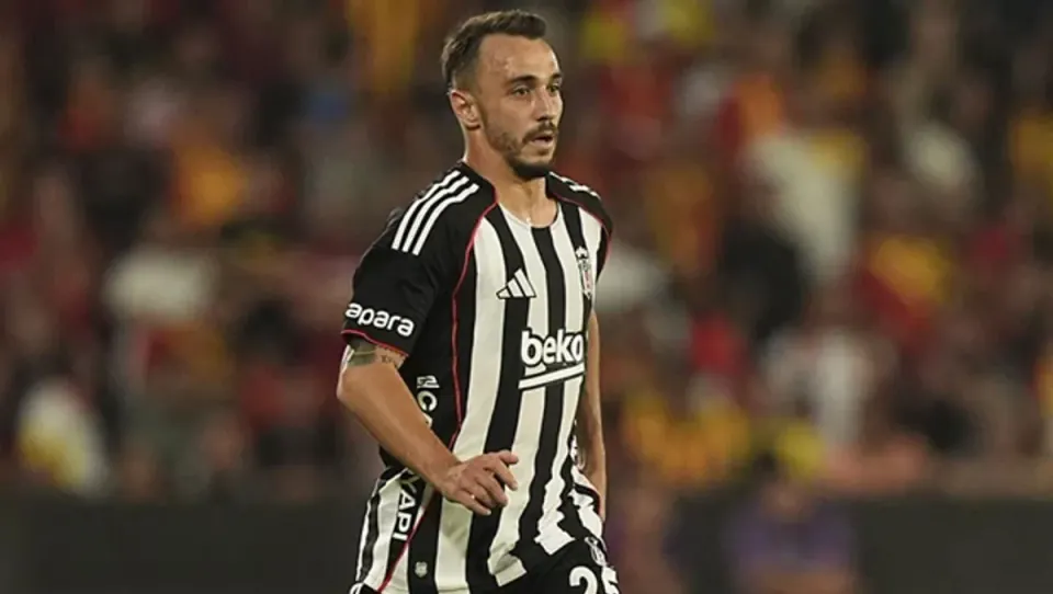 Beşiktaş'ta Gökhan Sazdağı dönemi kapandı: Yeni adresi Çorum FK oldu görseli