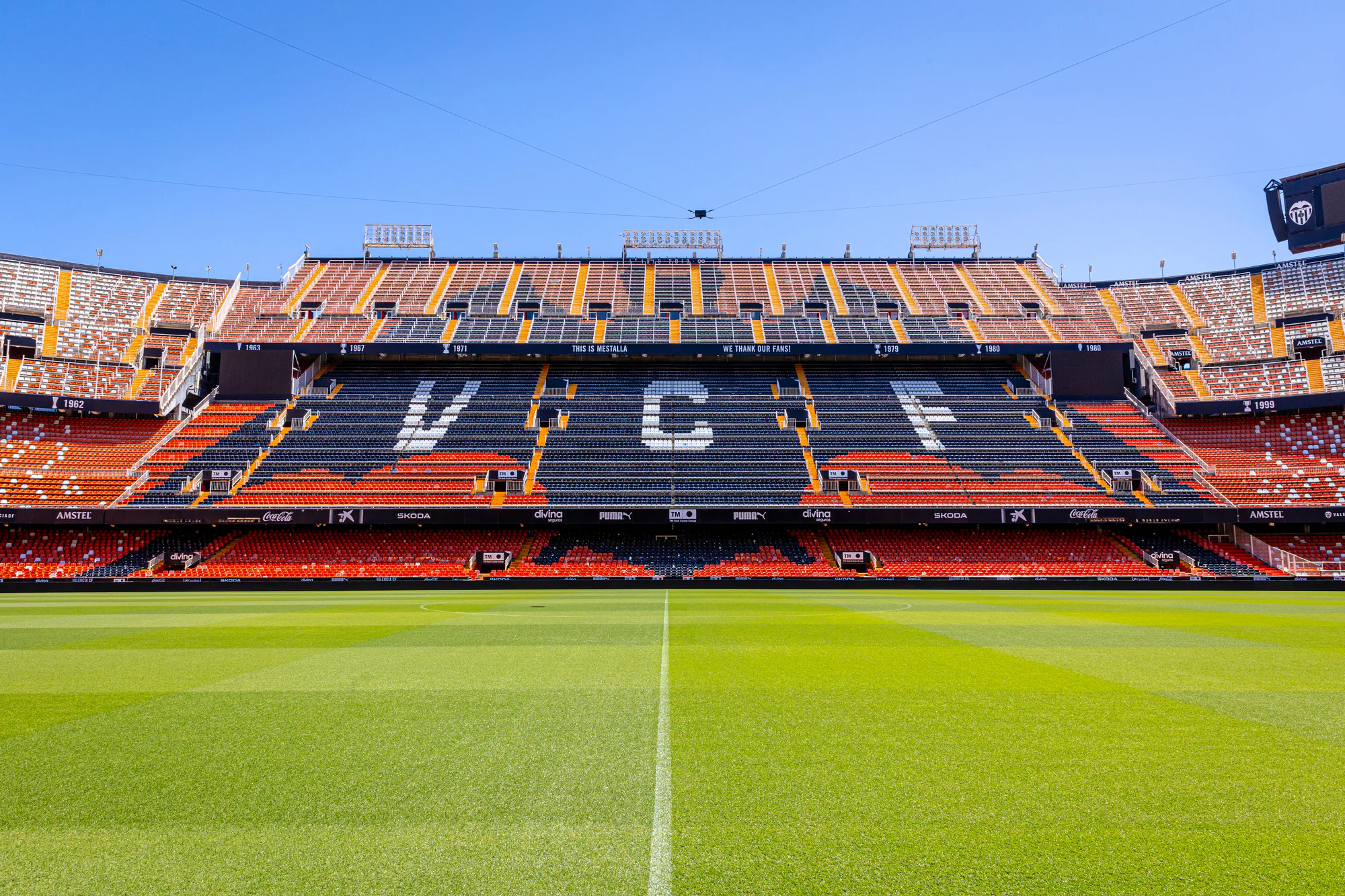 Valencia CF'de Kritik Dönemeç: Mestalla'ya Veda ve Yönetim Krizi Valencia CF'de Kritik Dönemeç: Mestalla'ya Veda ve Yönetim Krizi