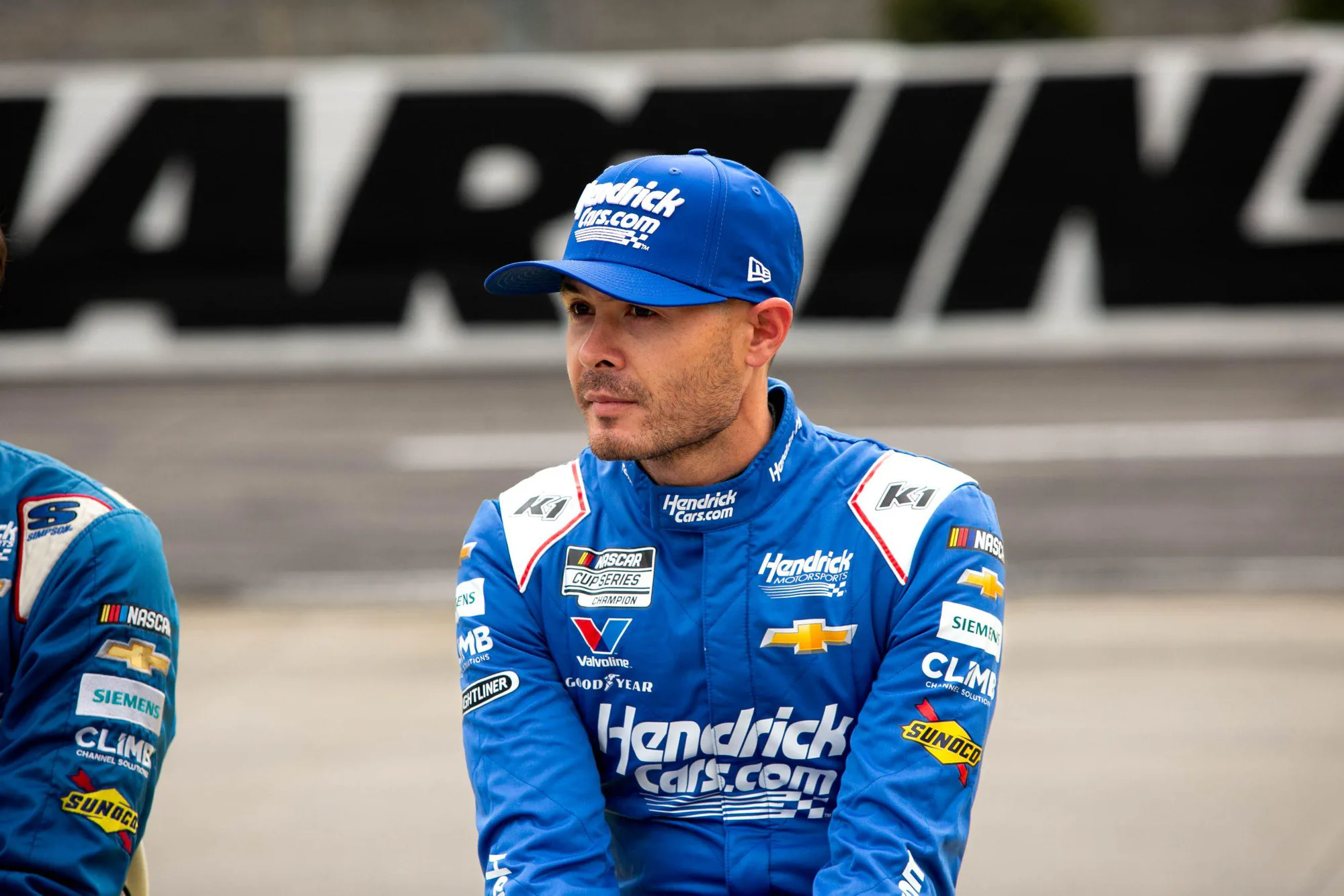 Kyle Larson'ın Şampiyonluk Yolculuğunda Kritik Viraj: Pocono Cezası ve Atlanta Sınavı Kyle Larson'ın Şampiyonluk Yolculuğunda Kritik Viraj: Pocono Cezası ve Atlanta Sınavı