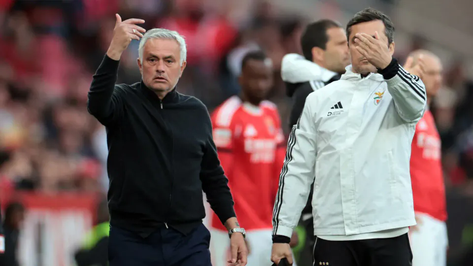 Portekiz Futbolunda Devlerin Savaşı: Mourinho ve Farioli Düellosu görseli