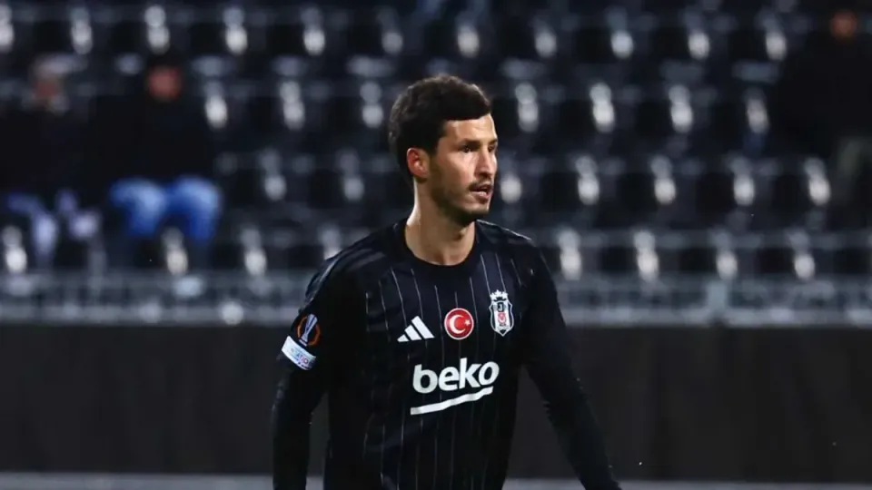 Beşiktaş, Salih Uçan ile Yollarını Ayırdığını Resmen Duyurdu görseli