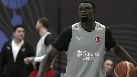 12 Dev Adam'ın Yeni Gücü Adem Bona Kimdir? Milli Takım Kadrosuna Girdi