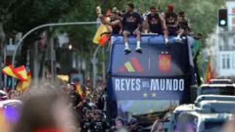 Madrid'de Dünya Kupası Coşkusu: İspanya Milli Takımı Şampiyonluk Kutlamasında
