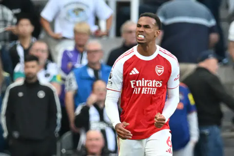 Arsenal'de Gabriel Magalhães ve Tarihi Dublet Hedefi Arsenal'de Gabriel Magalhães ve Tarihi Dublet Hedefi