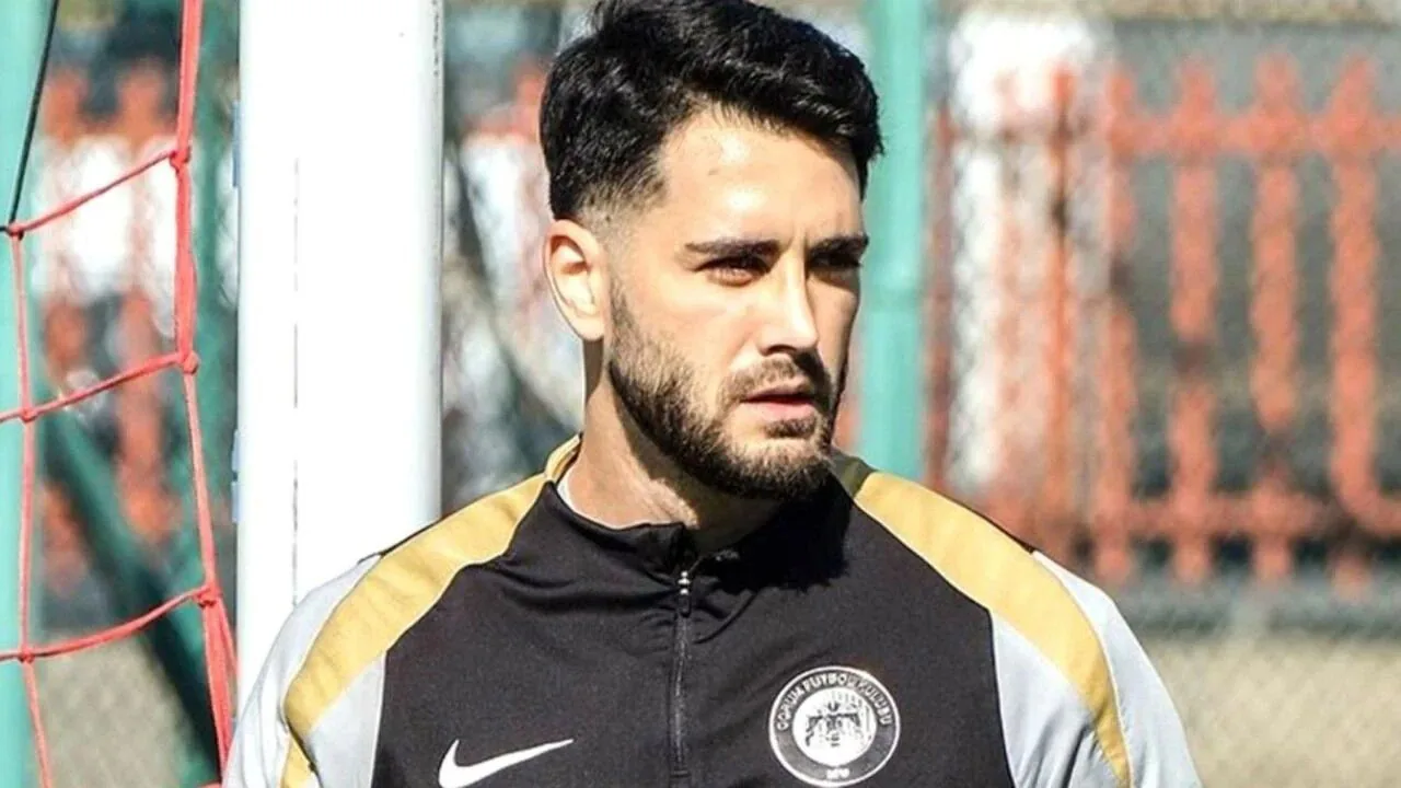 Bursaspor Kaledeki Boşluğu Doldurdu: Ahmet Said Kıvanç İmzayı Attı Bursaspor Kaledeki Boşluğu Doldurdu: Ahmet Said Kıvanç İmzayı Attı
