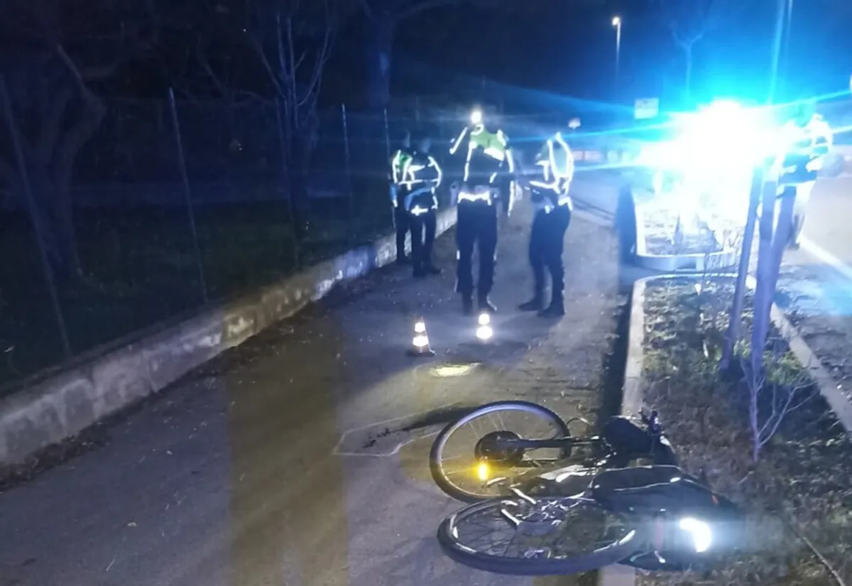 Sardinya'da Feci Kaza: Bisikletli Adam Hayatını Kaybetti Sardinya'da Feci Kaza: Bisikletli Adam Hayatını Kaybetti