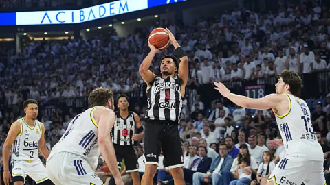 Beşiktaş Basketbol'da Gelecek Planı: 4 Oyuncuyla Sözleşme Yenilendi