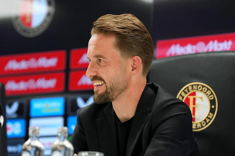 Feyenoord'da Dévy Rigaux Dönemi: Hwang In-beom İçin 10 Milyon Euro Formülü görseli