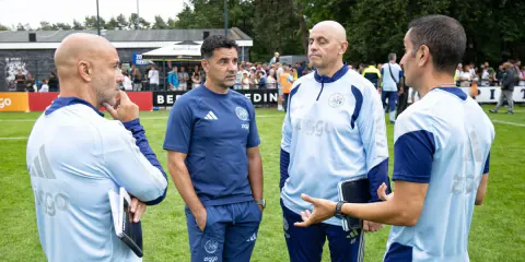 Ajax'ta Yeni Dönem: Blind ve Henrique İlk Kez İlk 11'de