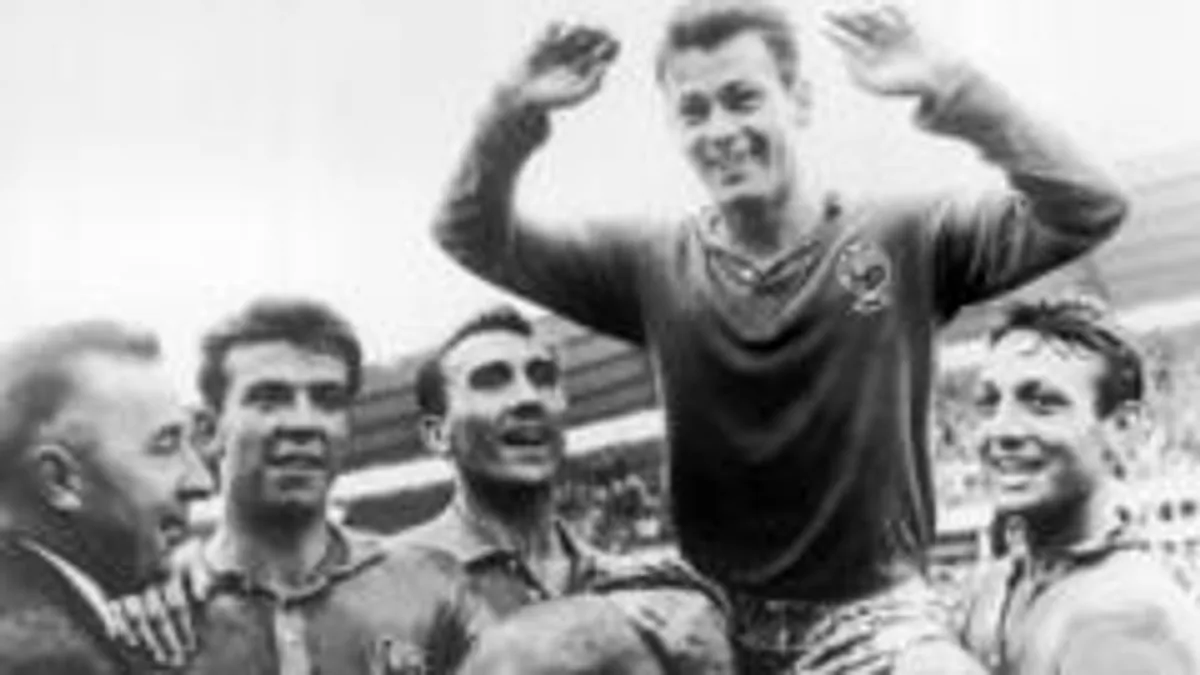 Dünya Kupası Tarihinin En Golcü İsmi: Just Fontaine'in İnanılmaz Rekoru Dünya Kupası Tarihinin En Golcü İsmi: Just Fontaine'in İnanılmaz Rekoru