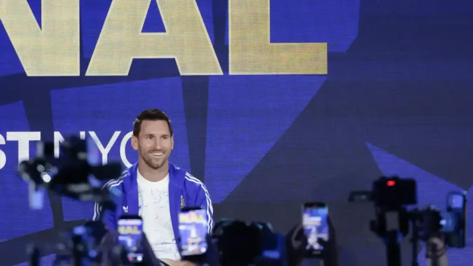 Luis de la Fuente'nin Messi Kabusu: 15 Dakikada 4 Gol! görseli