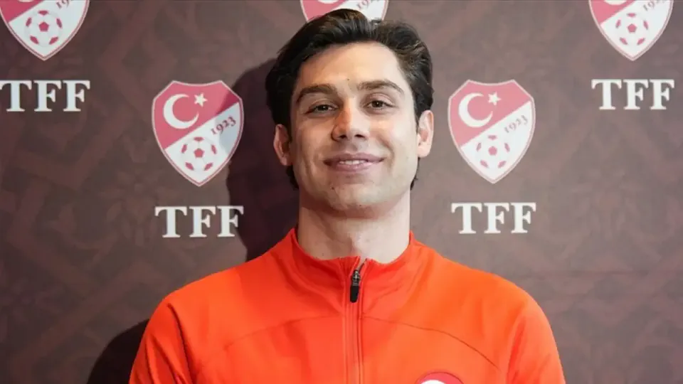 UEFA Şampiyonlar Ligi'nde Türk Hakemlere Görev: Türkmen ve Sağlam Sahaya Çıkıyor görseli