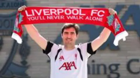 Andoni Iraola'dan Liverpool Taraftarına Söz: Gurur Duyacakları Bir Takım Kuracağım