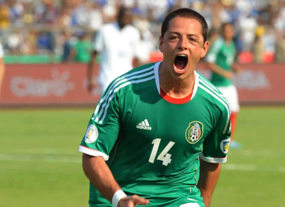Saha İçinden Ekran Önüne: Chicharito'nun Futbol Mirası ve Yeni Rolü görseli