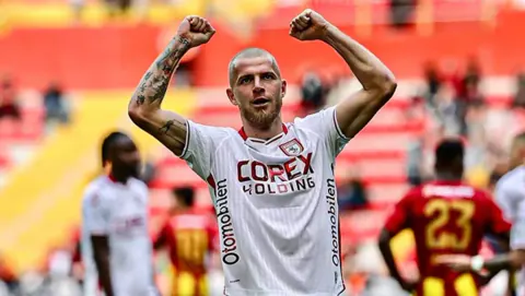 Samsunspor'dan Drongelen Kararı: Trabzonspor'a Transfer Kapısı Açık