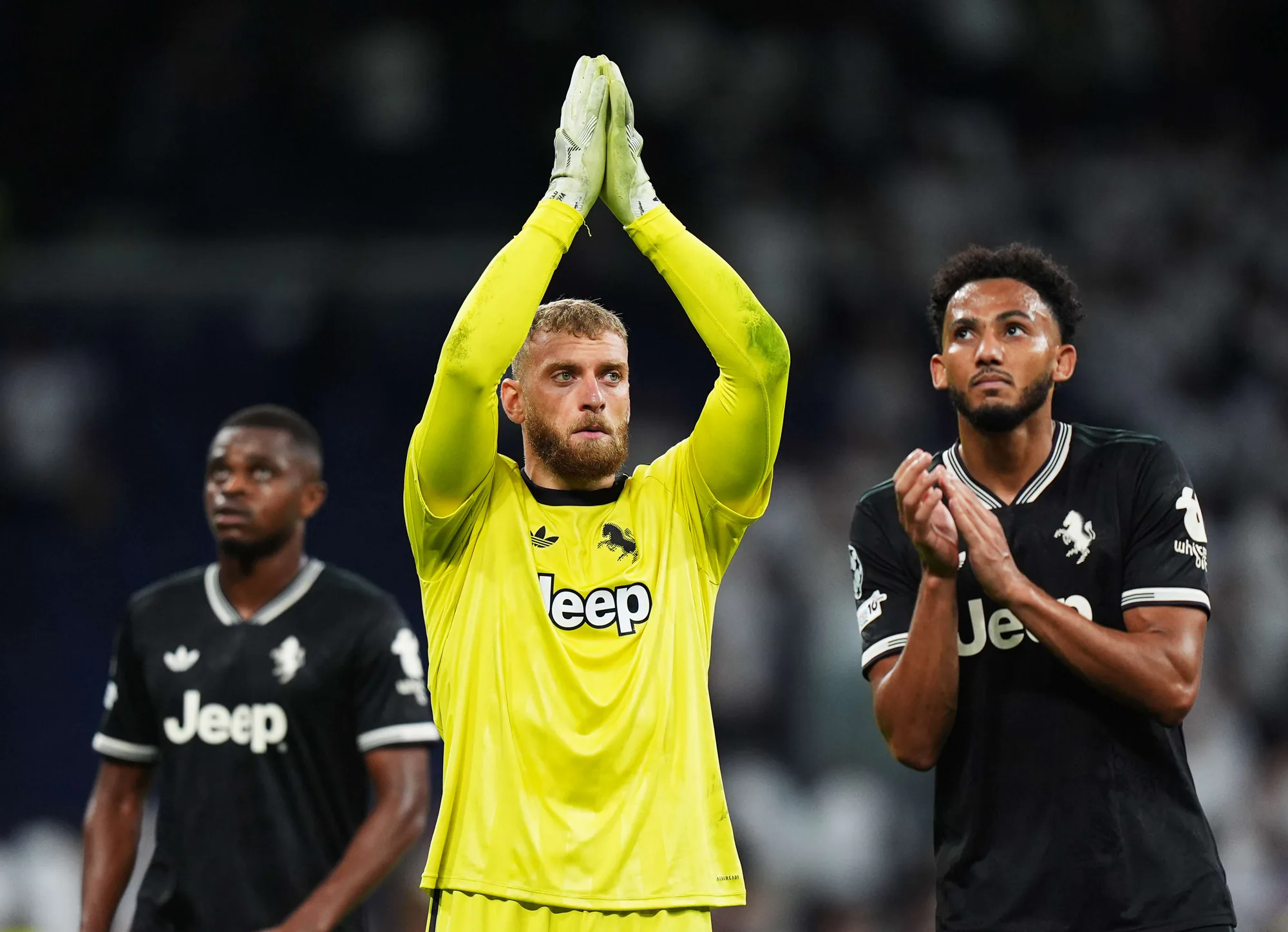 Juventus'ta Di Gregorio'dan Menajer Hamlesine Set: 'Sadece Saygı' Juventus'ta Di Gregorio'dan Menajer Hamlesine Set: 'Sadece Saygı'