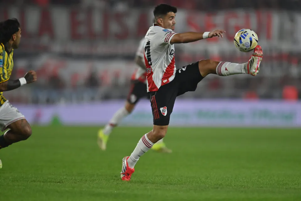 River Plate ve Aldosivi Arasındaki Rekabetin Analizi: Arjantin Futbolunda Güç Dengeleri görseli