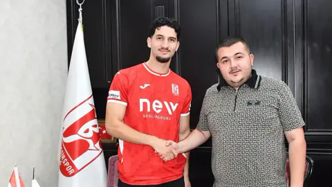 Balıkesirspor transferde atağa kalktı: 3 yeni isimle imzalar atıldı