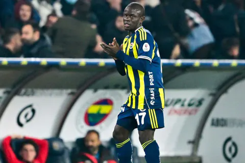Fenerbahçe'de N'Golo Kante için kritik maaş görüşmesi