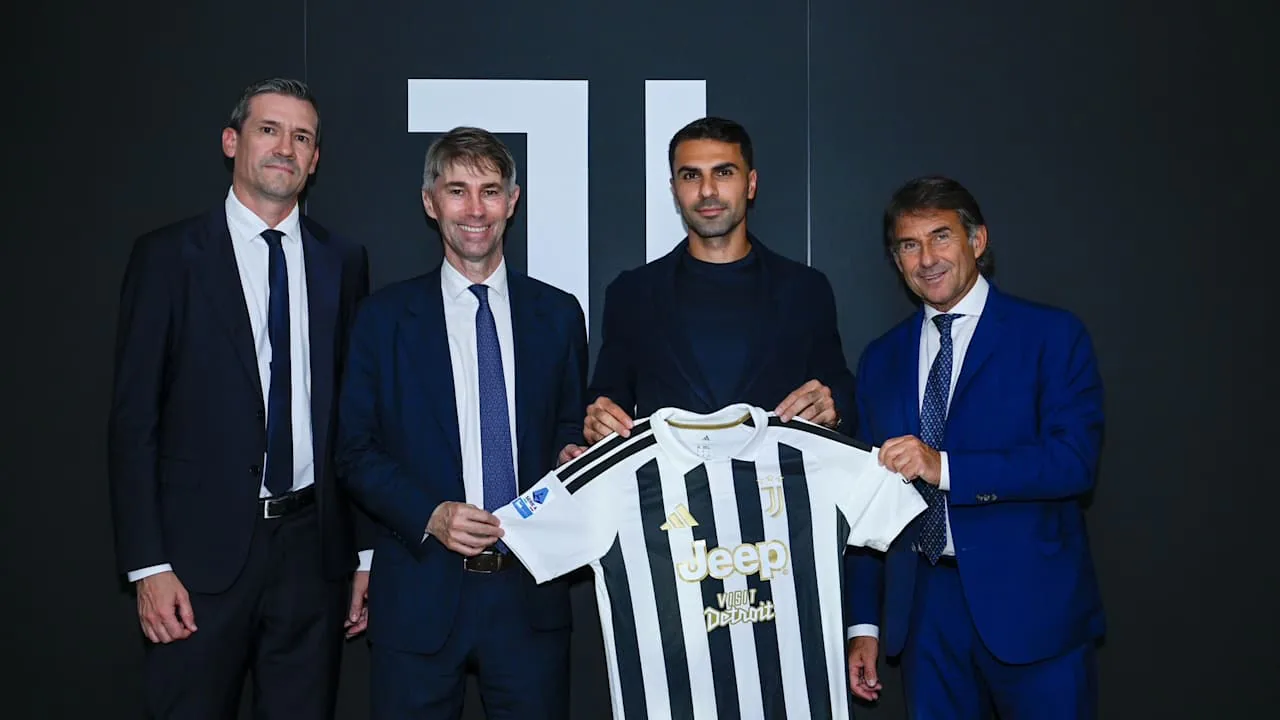 Juventus, Türk Milli Takım Kaptanı Zeki Çelik'i Kadrosuna Kattı Juventus, Türk Milli Takım Kaptanı Zeki Çelik'i Kadrosuna Kattı