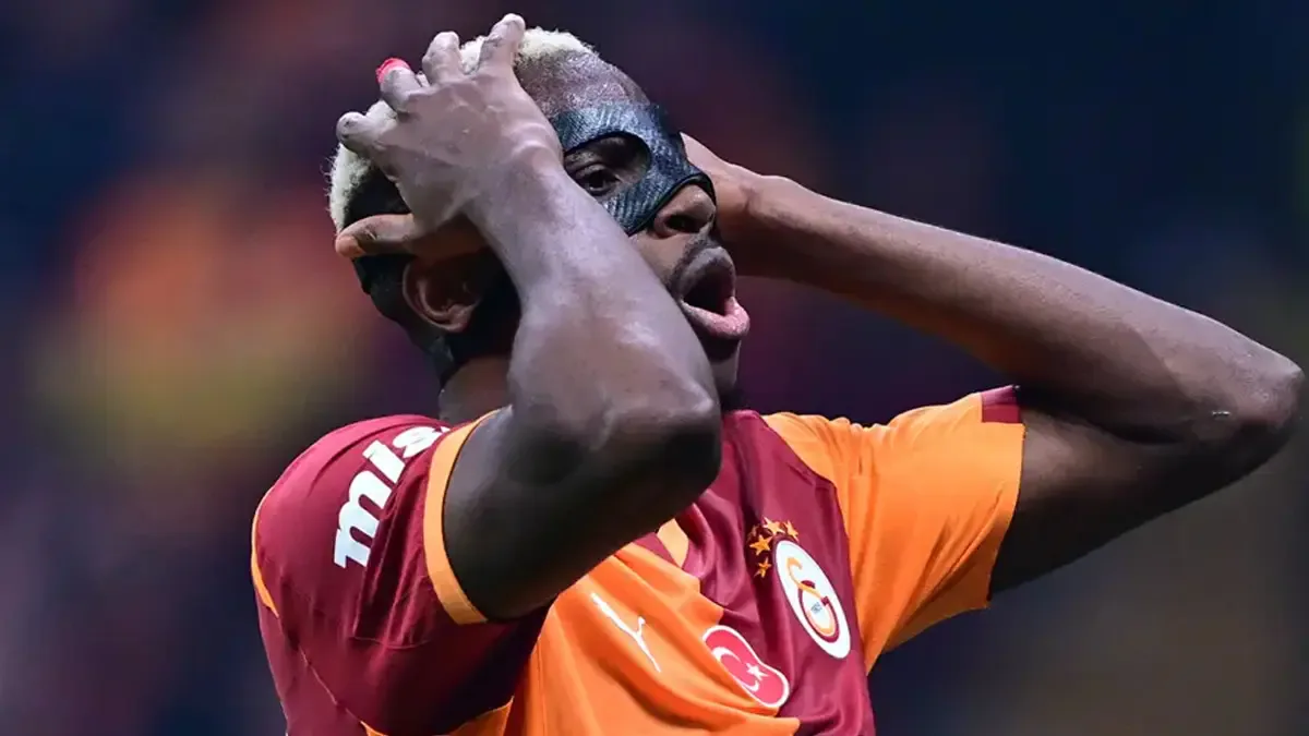 Galatasaray'da Osimhen ve Dursun Özbek Zirvesi: Yeni Sezon İçin Kritik Şart Galatasaray'da Osimhen ve Dursun Özbek Zirvesi: Yeni Sezon İçin Kritik Şart