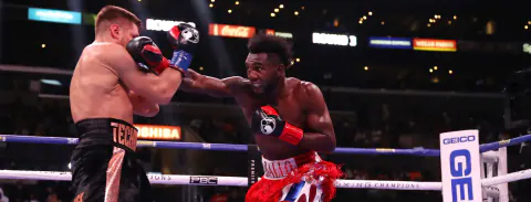 Carlos Adames, Julian Williams Karşısında Gücünü Kanıtladı
